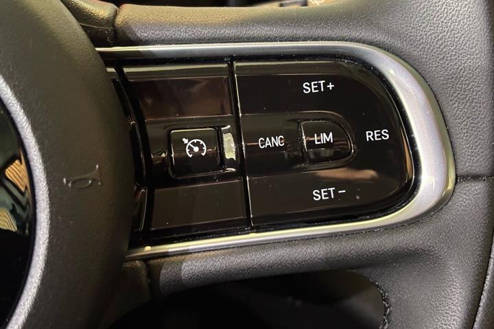 Hvid Fiat 500e fra 2023