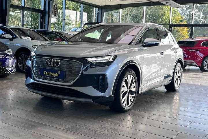 Sølv Audi Q4 e-tron fra 2023