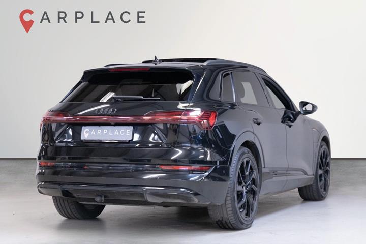 Sort Audi e-tron fra 2021