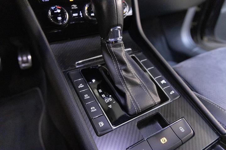Sort Skoda Superb fra 2020