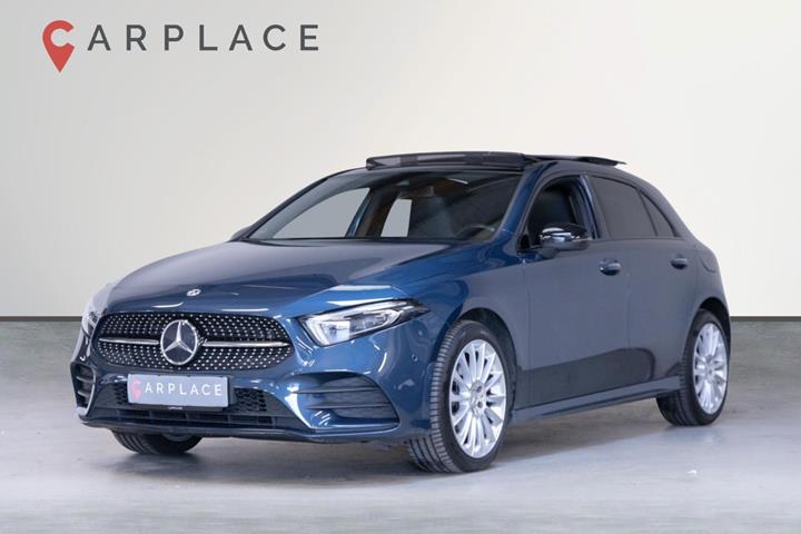 Blå Mercedes A250 e fra 2022