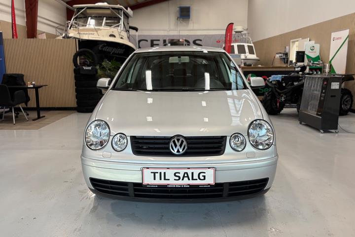 Sølv VW Polo fra 2005