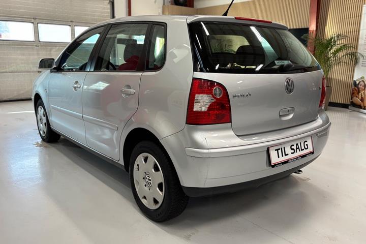 Sølv VW Polo fra 2005