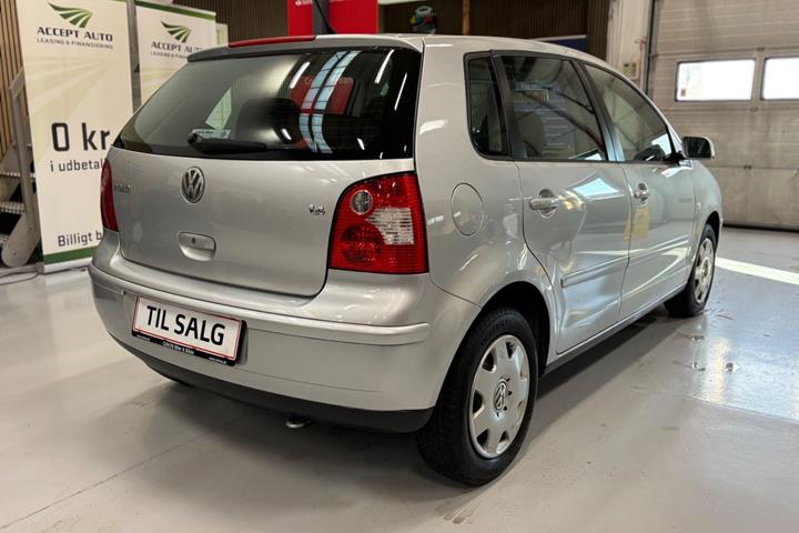 Sølv VW Polo fra 2005