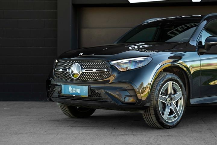 Sort Mercedes GLC300 e fra 2023