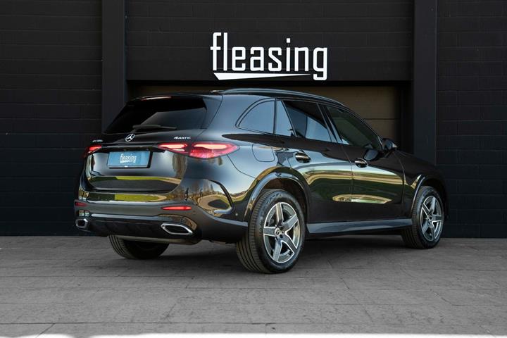 Sort Mercedes GLC300 e fra 2023