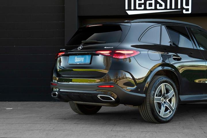 Sort Mercedes GLC300 e fra 2023