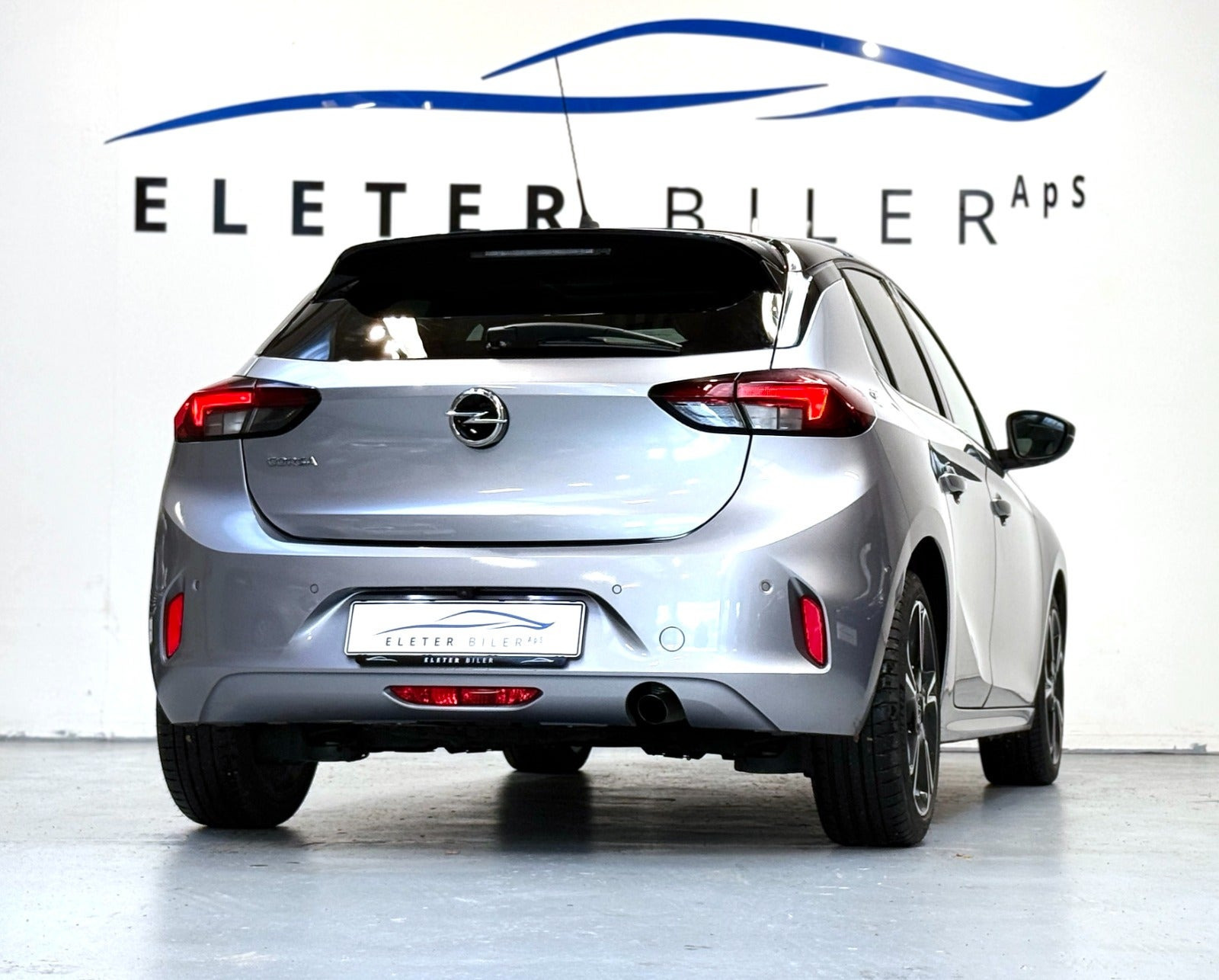 Grå Opel Corsa fra 2020