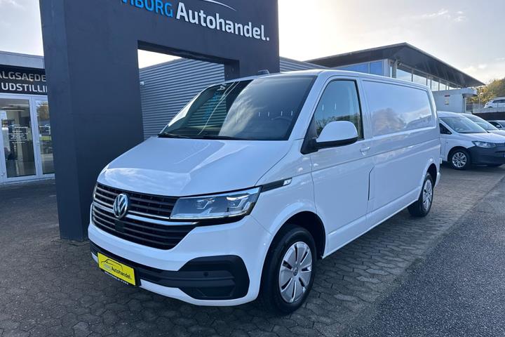 Hvid VW Transporter fra 2023