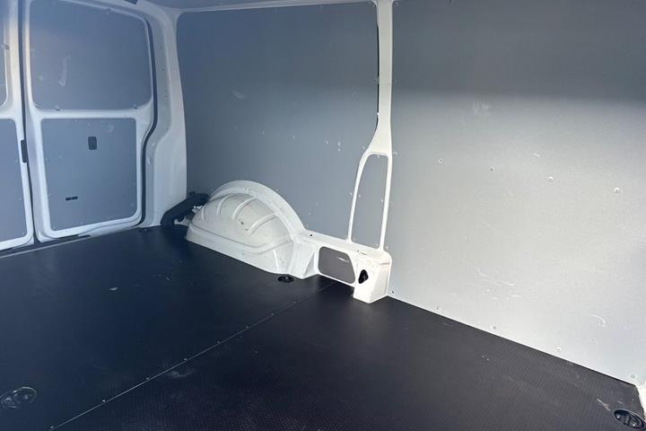 Hvid VW Transporter fra 2023