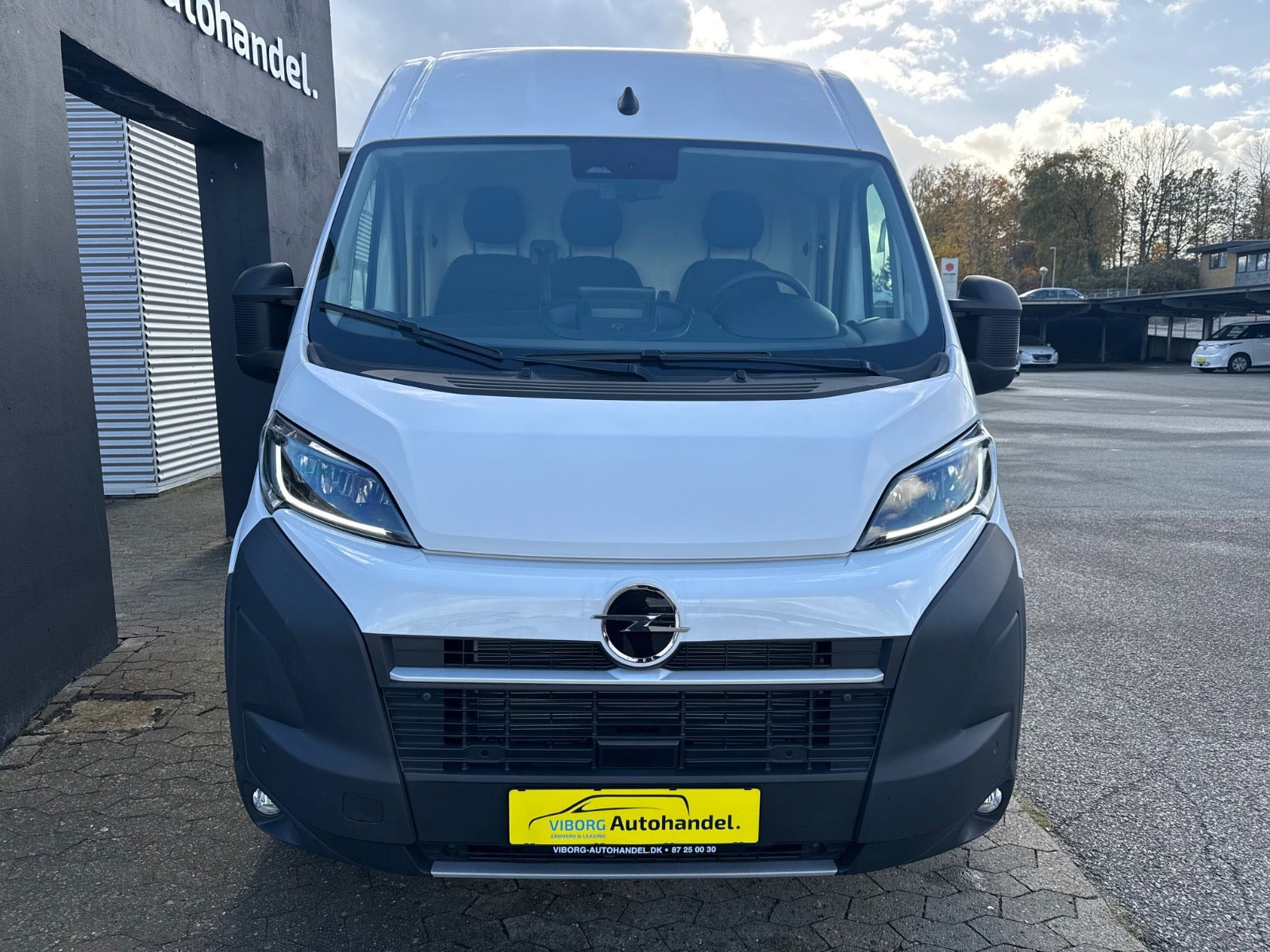 Hvid Opel Movano-e 35H fra 2025