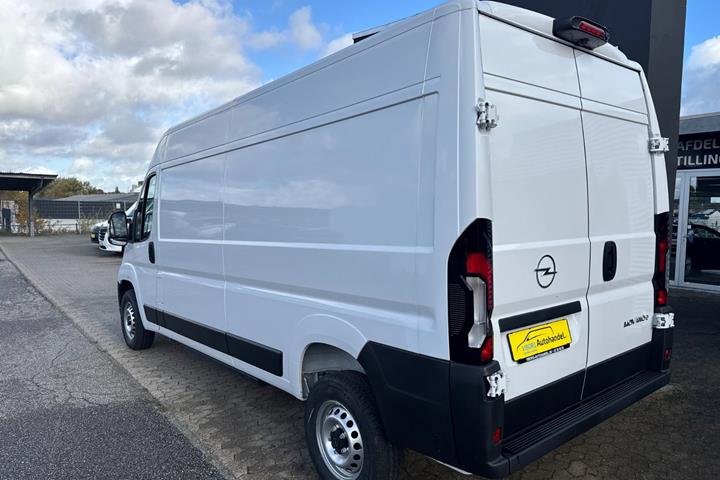 Hvid Opel Movano-e 35H fra 2025