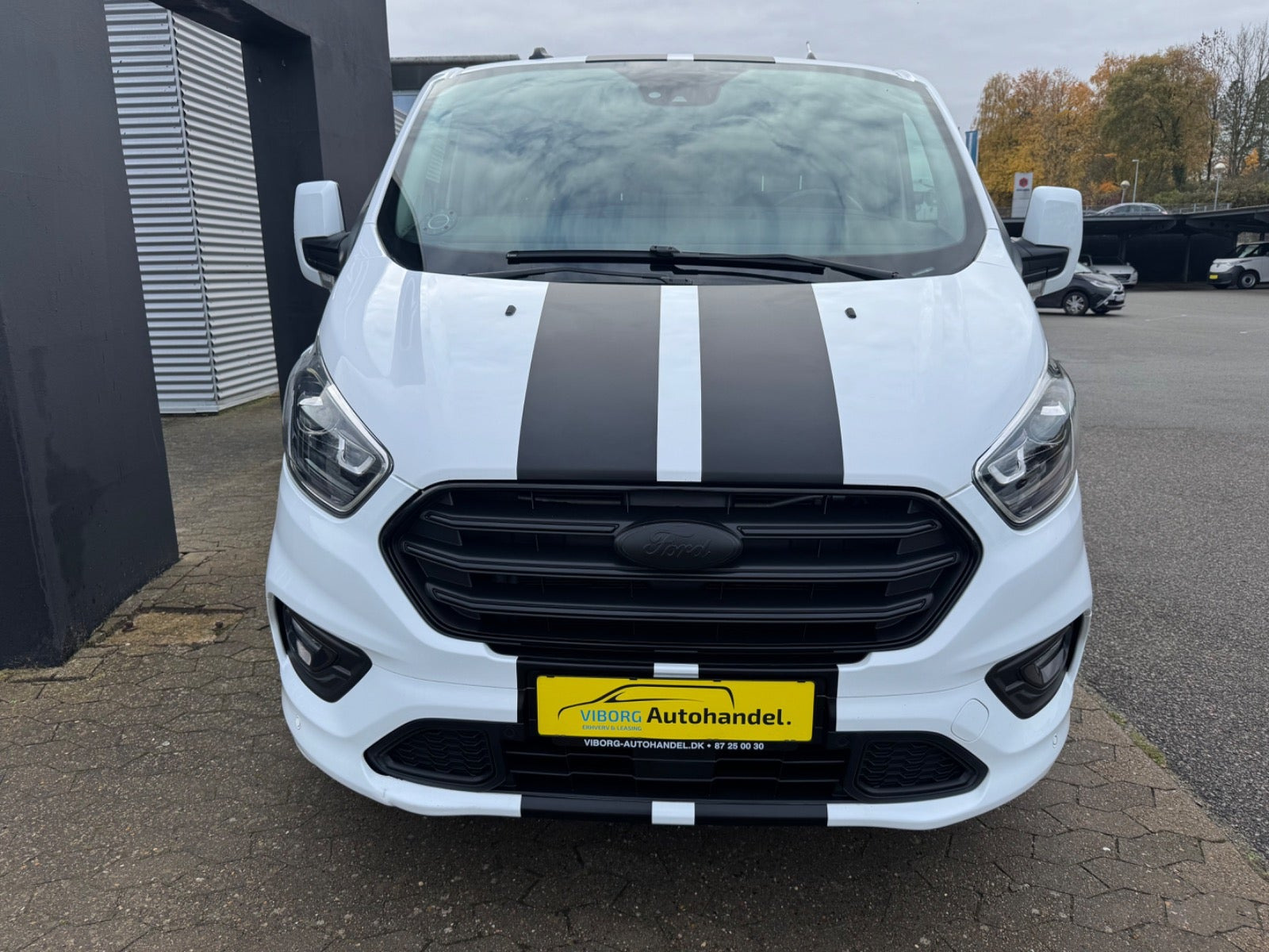 Hvid Ford Transit Custom 320 L2 fra 2020