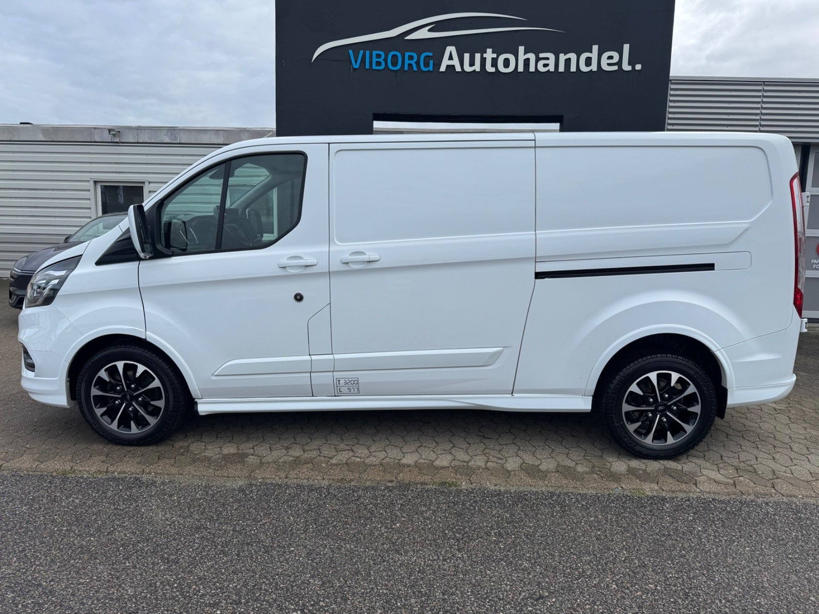 Hvid Ford Transit Custom 320 L2 fra 2020