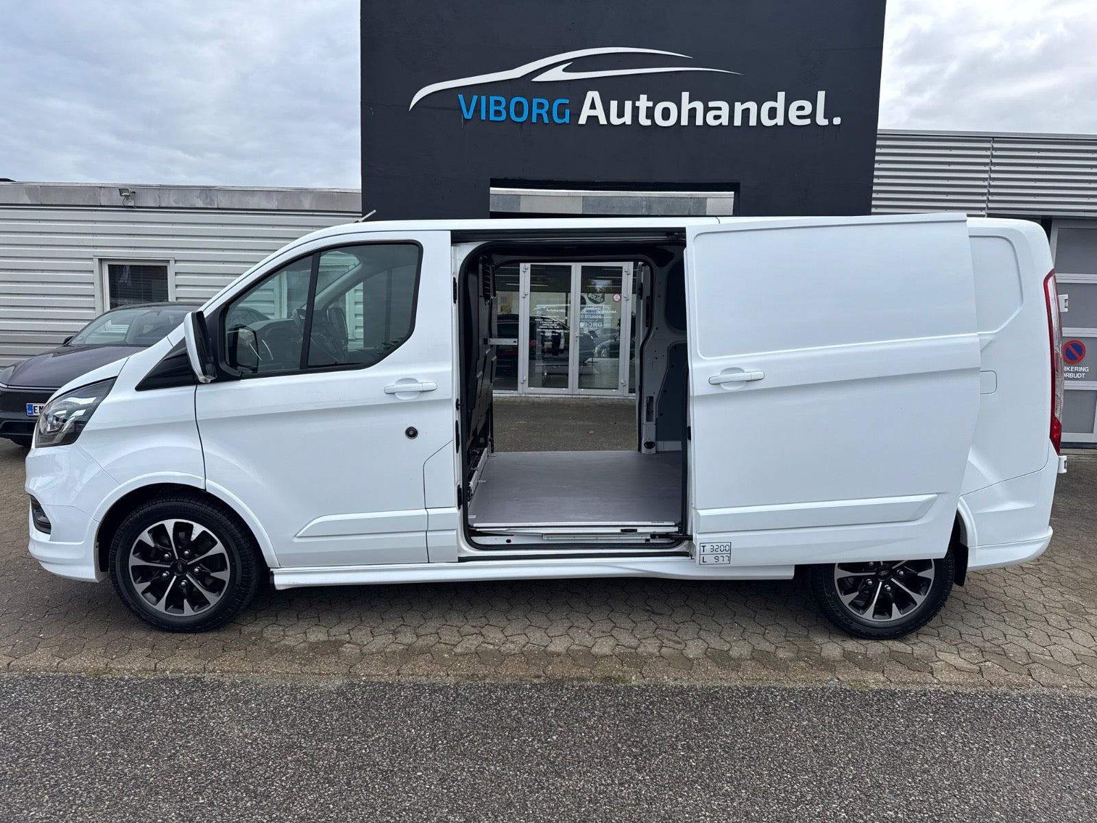 Hvid Ford Transit Custom 320 L2 fra 2020
