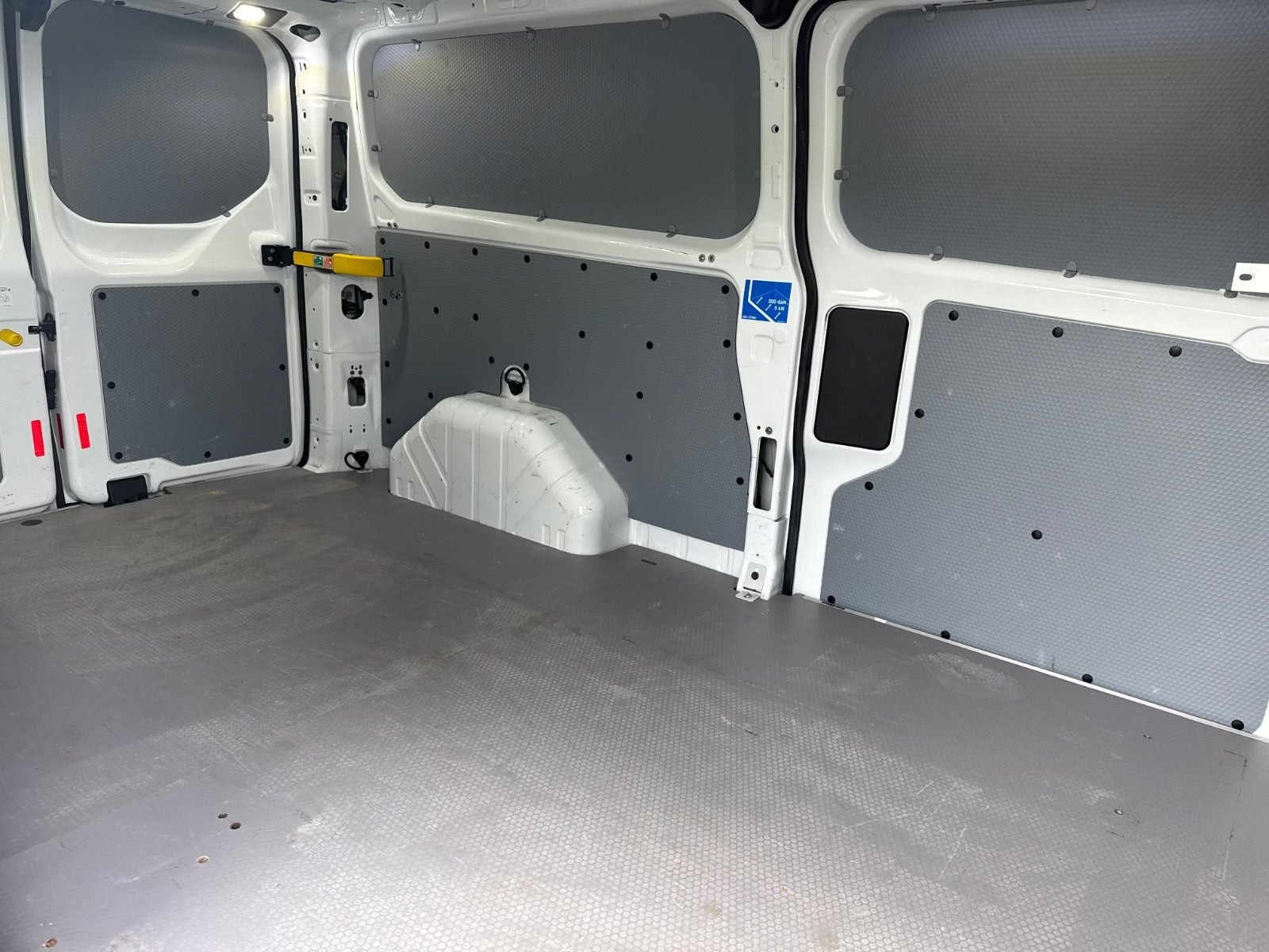 Hvid Ford Transit Custom 320 L2 fra 2020