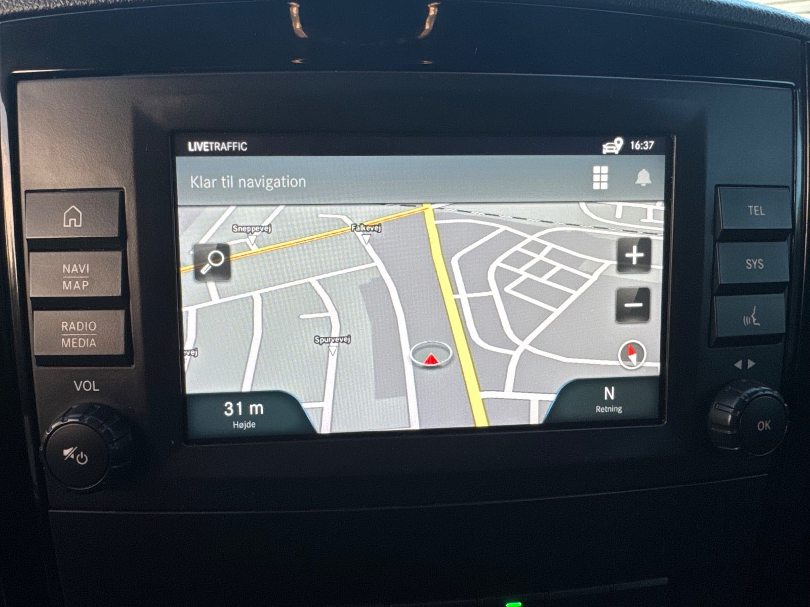 Hvid Mercedes Vito 114 fra 2023
