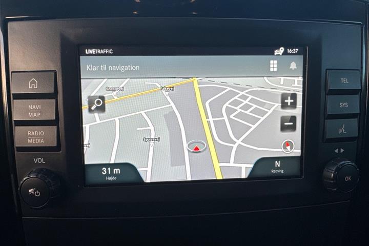 Hvid Mercedes Vito 114 fra 2023