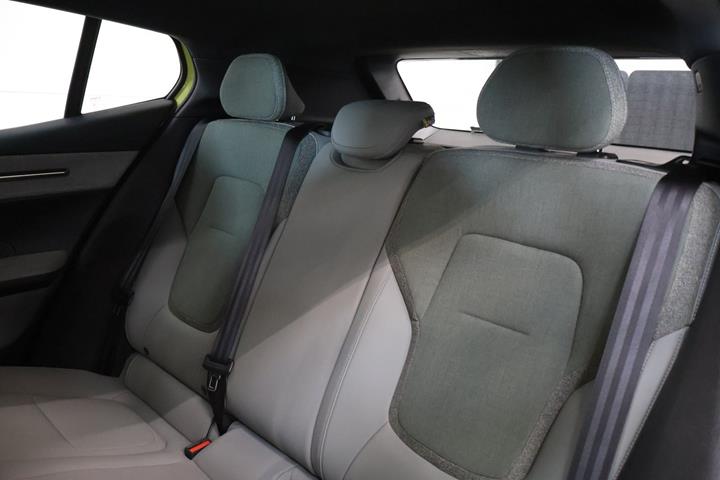 Gul Volvo EX30 fra 2024