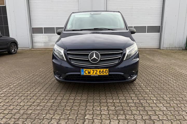 Blå Mercedes Vito 116 fra 2020