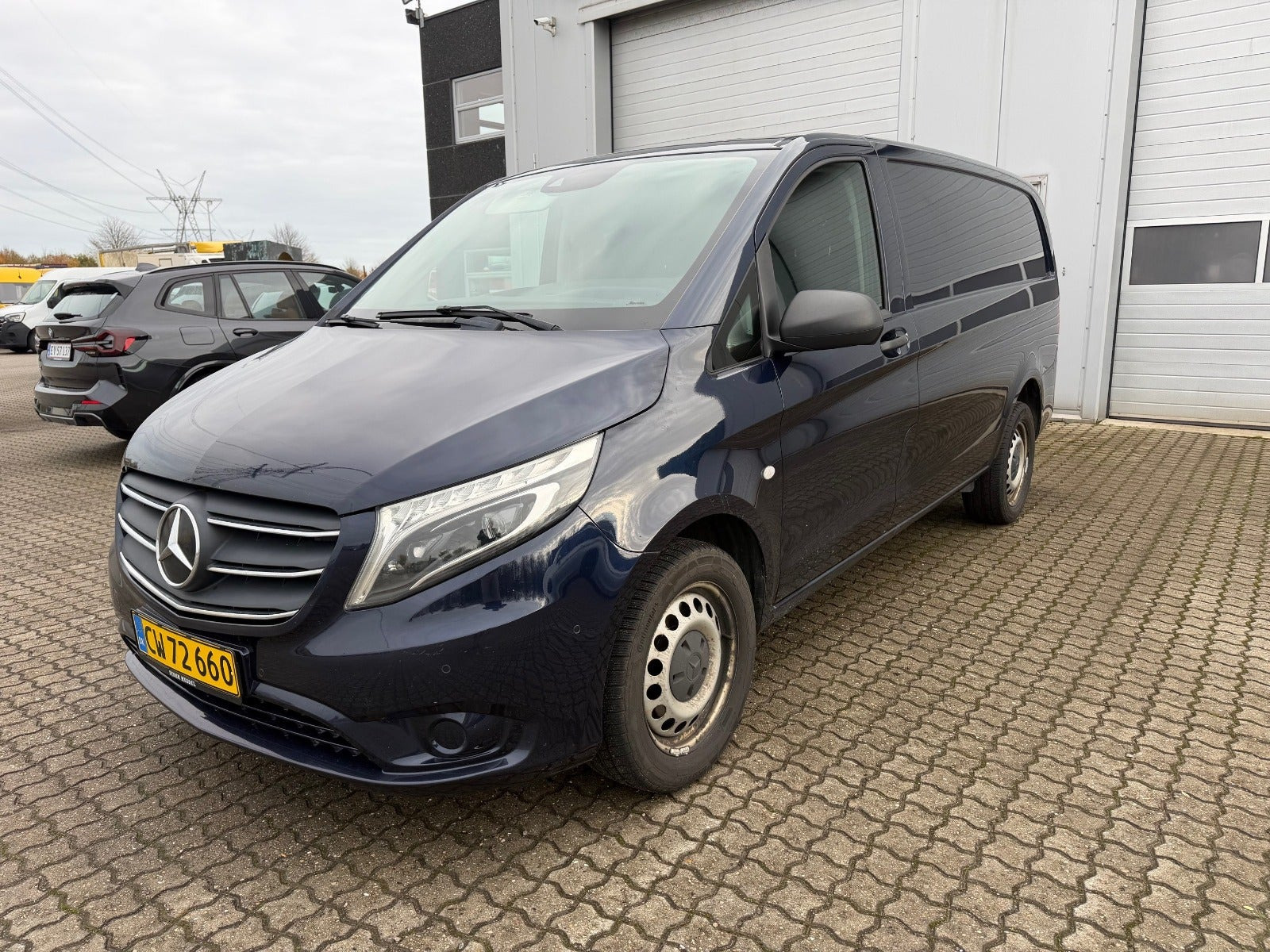 Blå Mercedes Vito 116 fra 2020