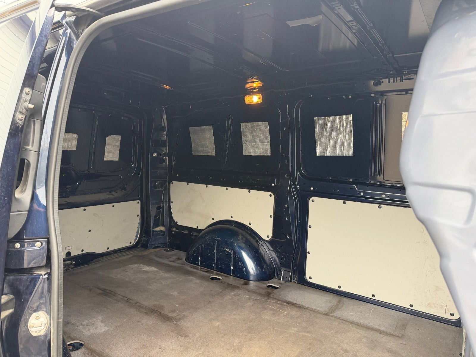 Blå Mercedes Vito 116 fra 2020
