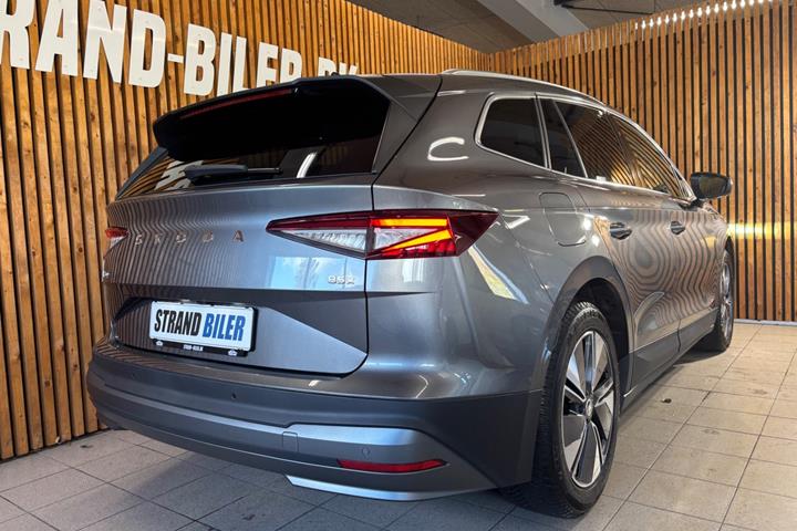 Grå Skoda Enyaq fra 2025