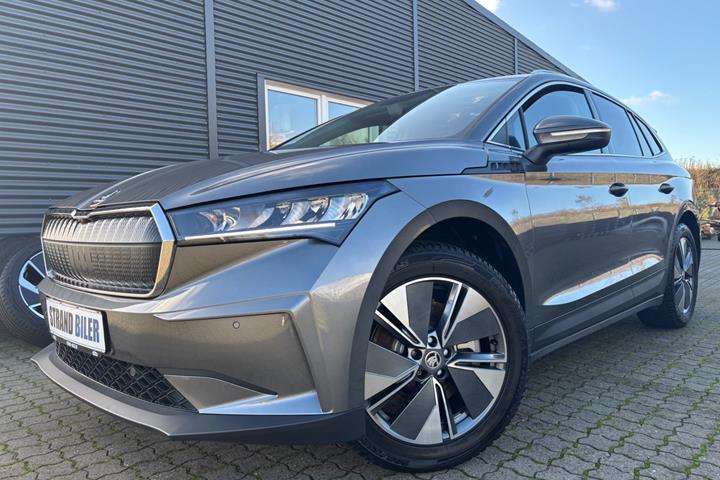 Grå Skoda Enyaq fra 2025