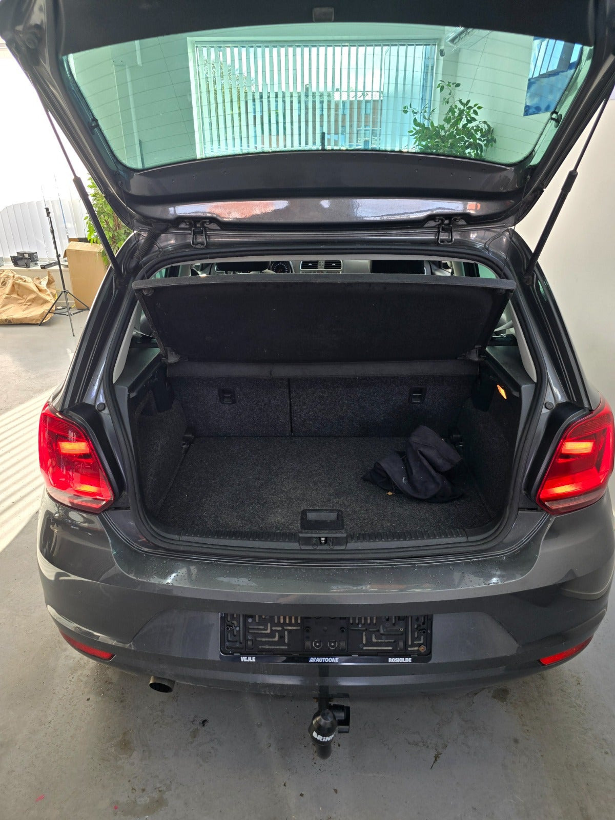 Grå VW Polo fra 2017