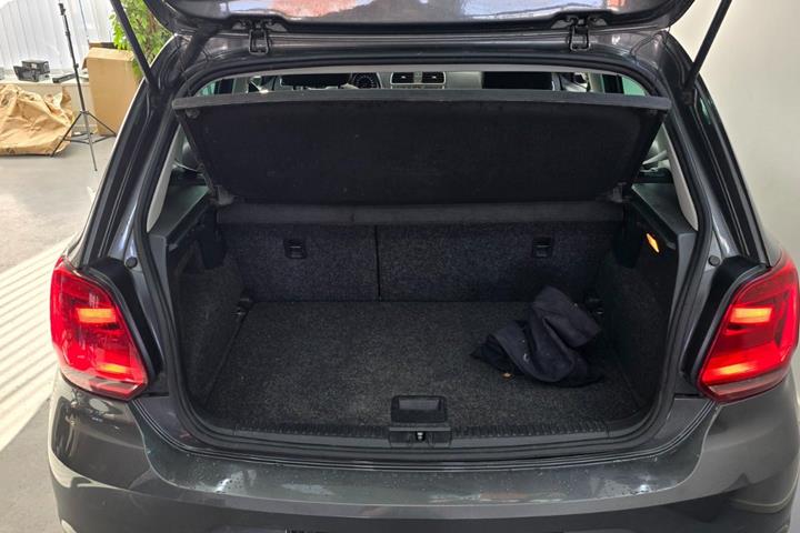 Grå VW Polo fra 2017