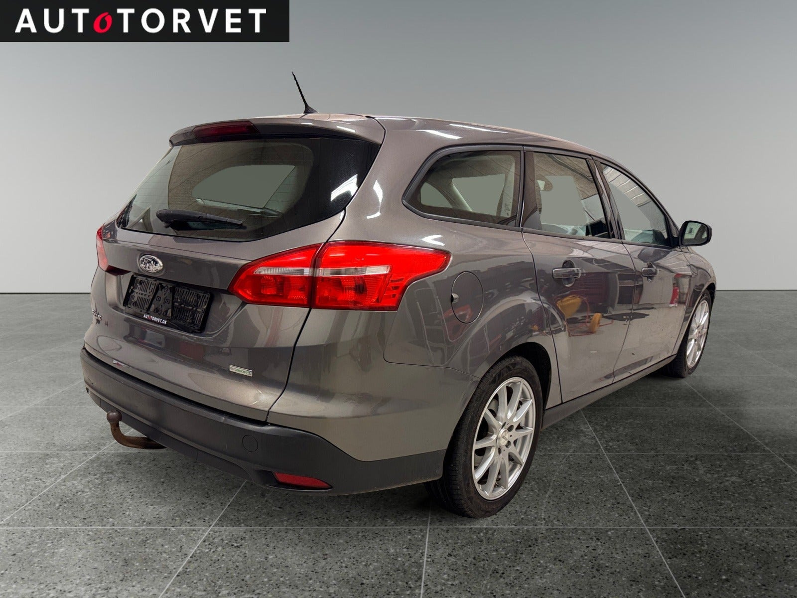 Grå Ford Focus fra 2015