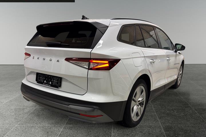 Hvid Skoda Enyaq fra 2021