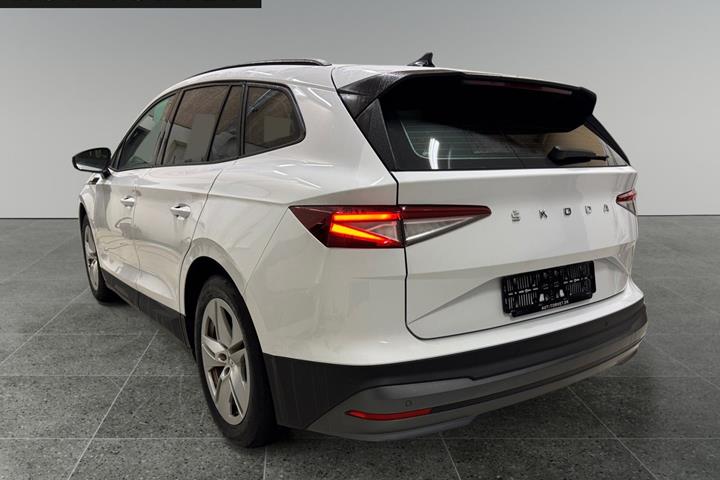Hvid Skoda Enyaq fra 2021