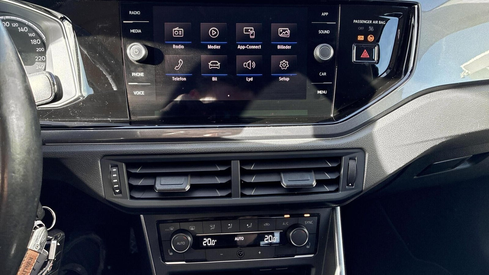 Sort VW Polo fra 2020