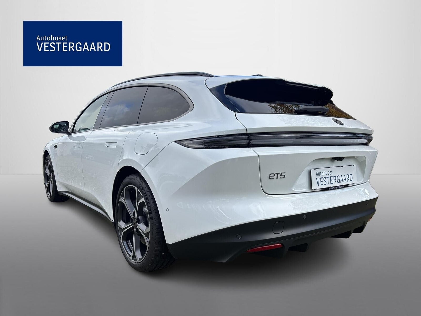 Hvid Nio ET5 fra 2025