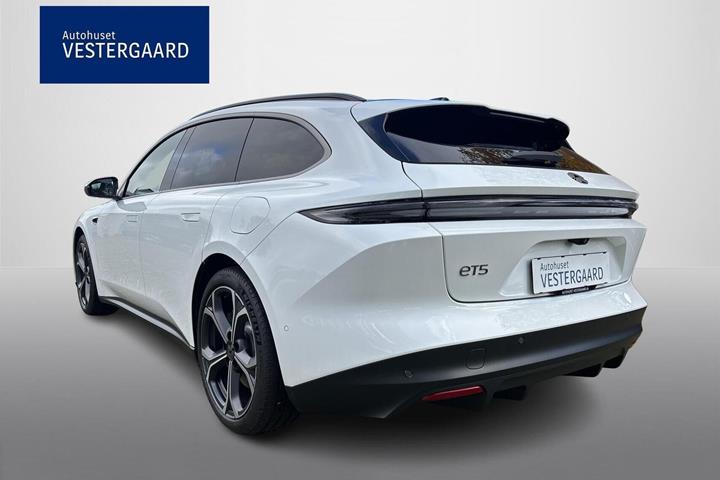 Hvid Nio ET5 fra 2025