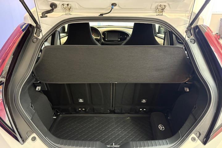 Hvid Toyota Aygo X fra 2022