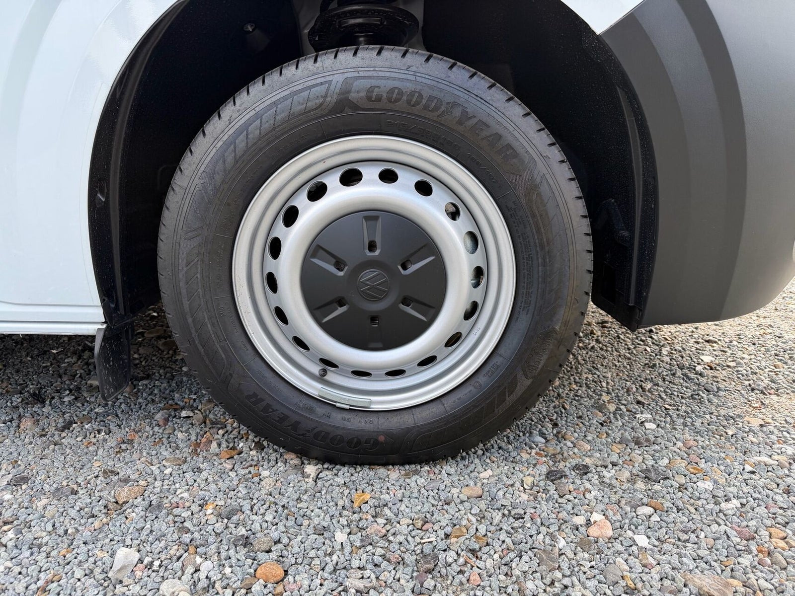 Hvid VW e-Transporter fra 2025