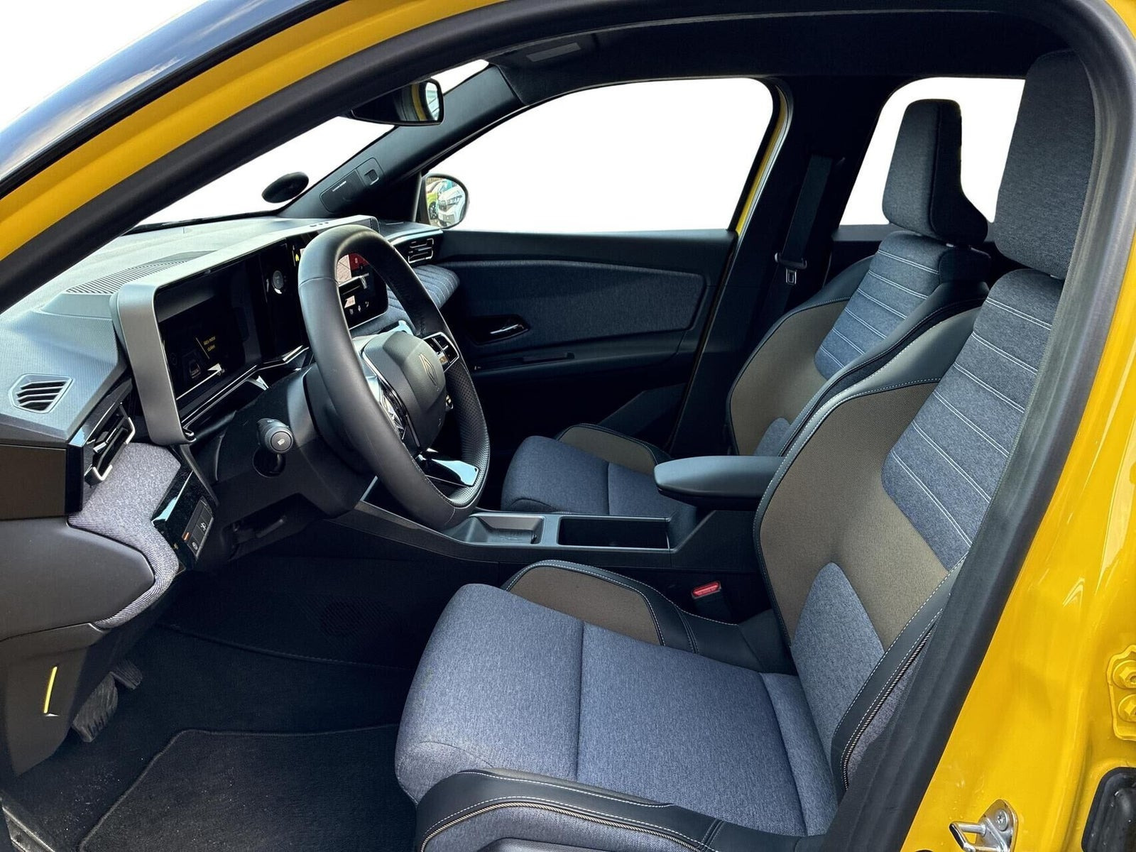 Gul Renault 5 E-Tech fra 2025