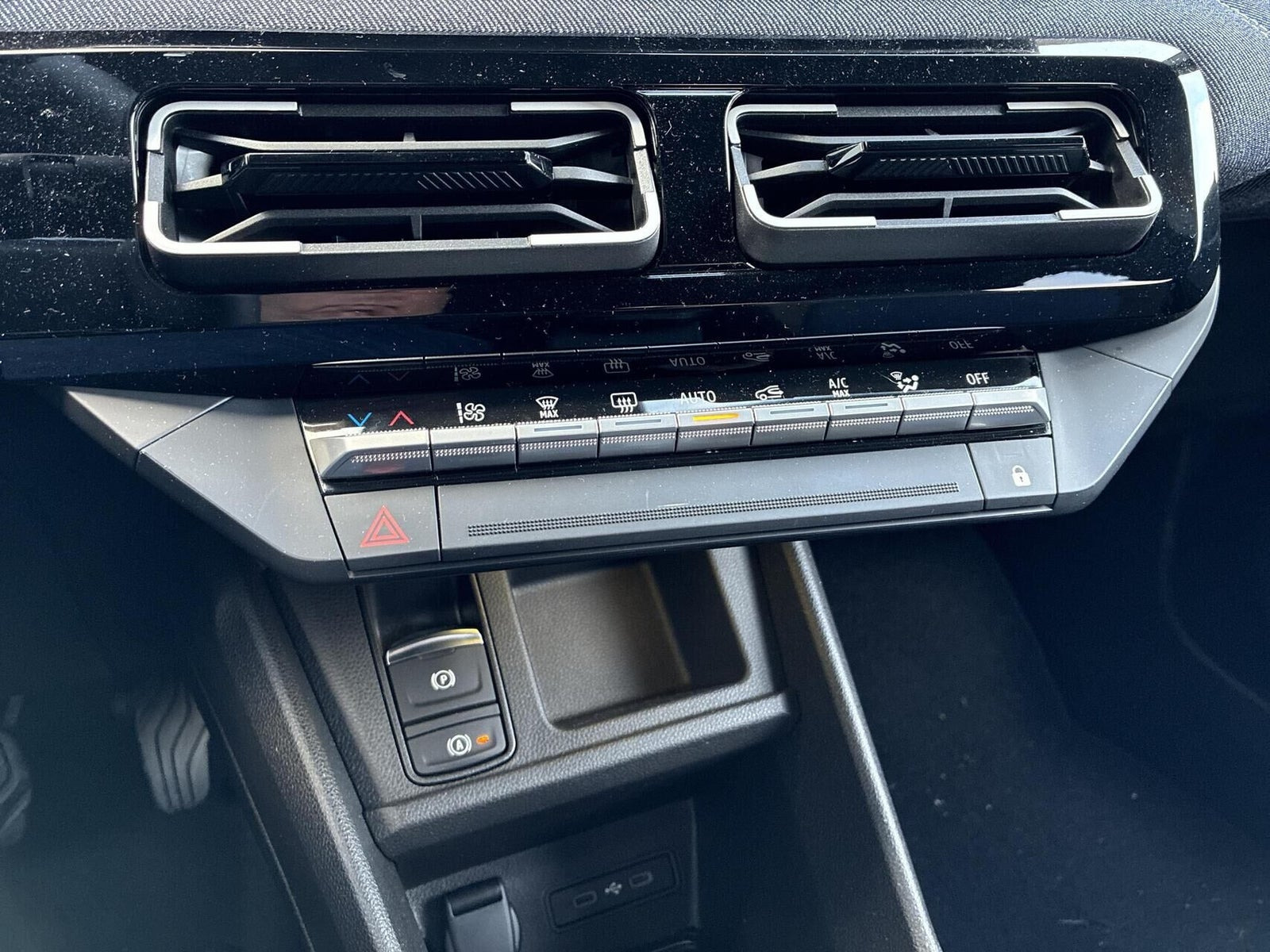 Gul Renault 5 E-Tech fra 2025