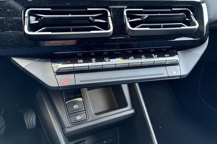 Gul Renault 5 E-Tech fra 2025