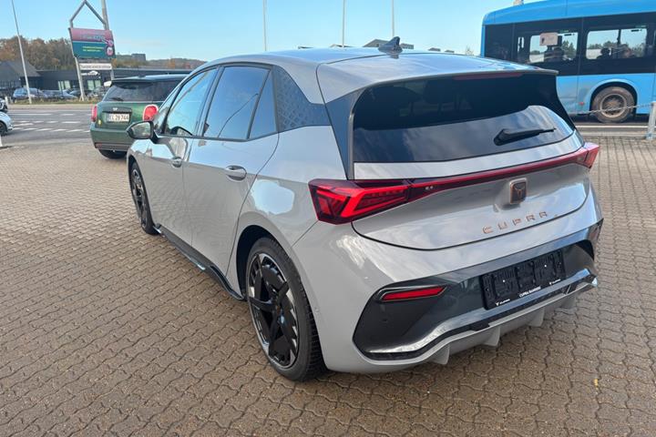 Grå Cupra Born fra 2025