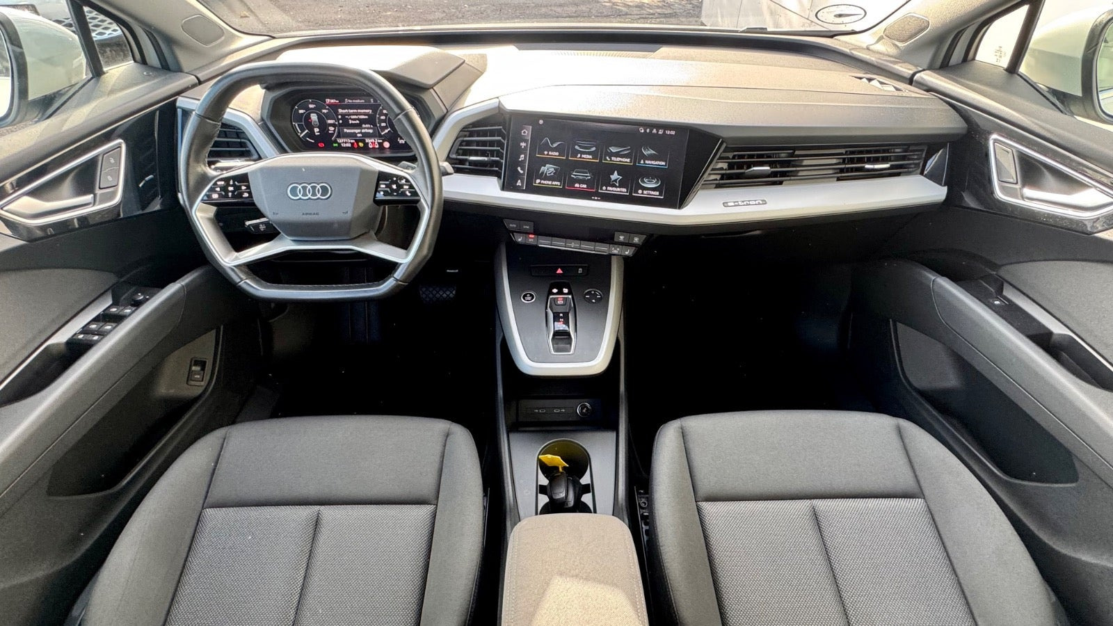 Hvid Audi Q4 e-tron fra 2023
