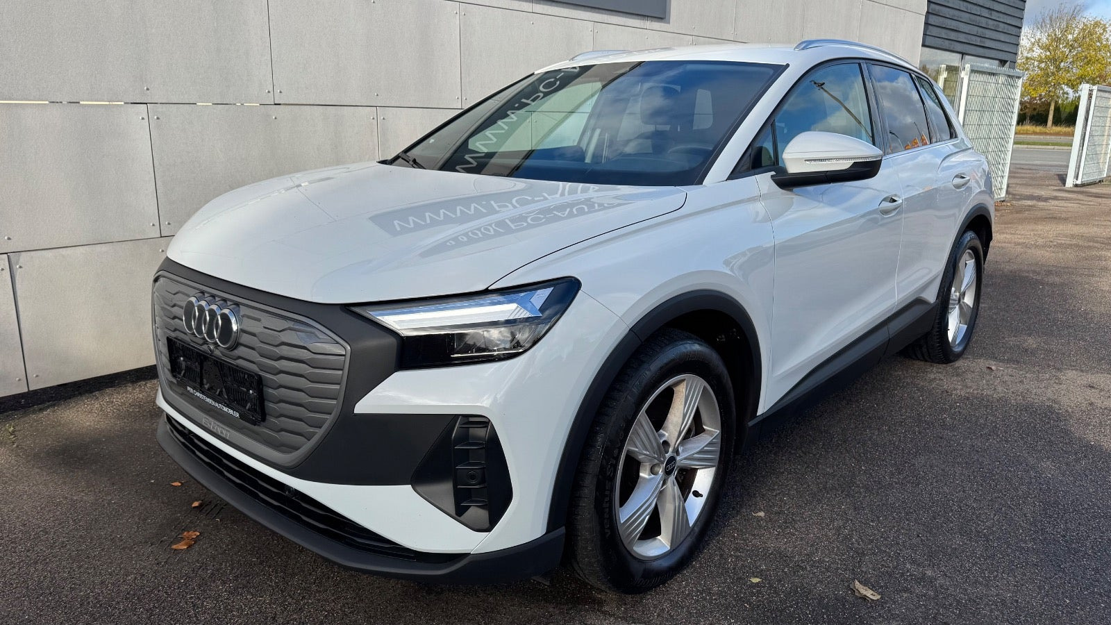Hvid Audi Q4 e-tron fra 2023