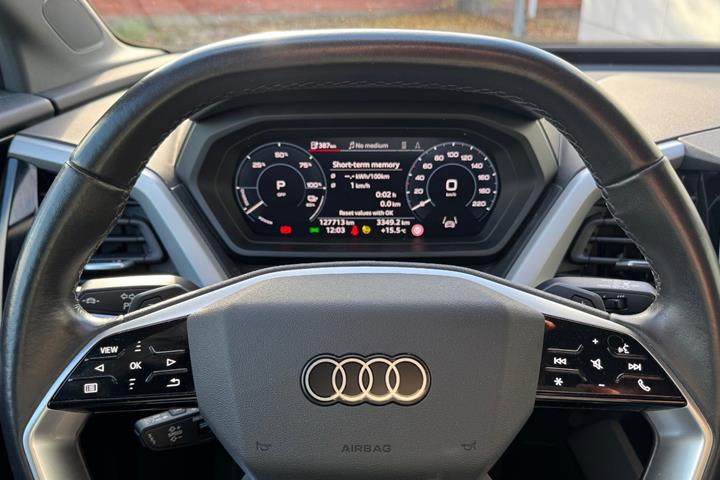Hvid Audi Q4 e-tron fra 2023