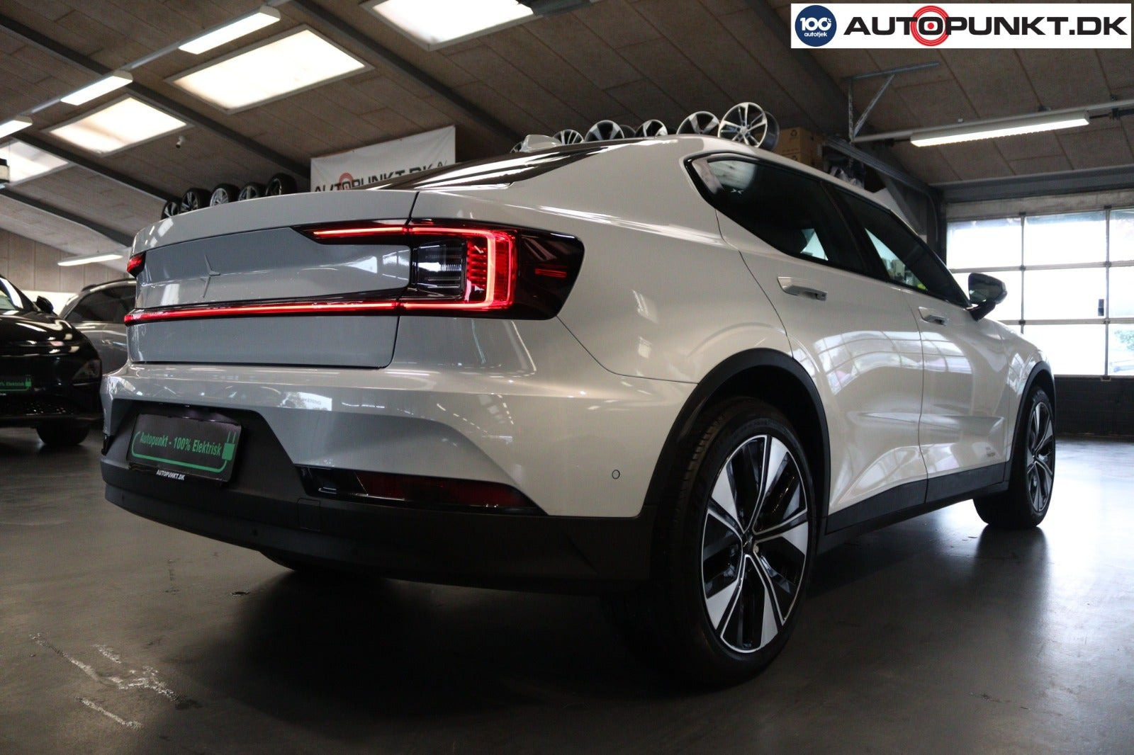 Hvid Polestar 2 fra 2024