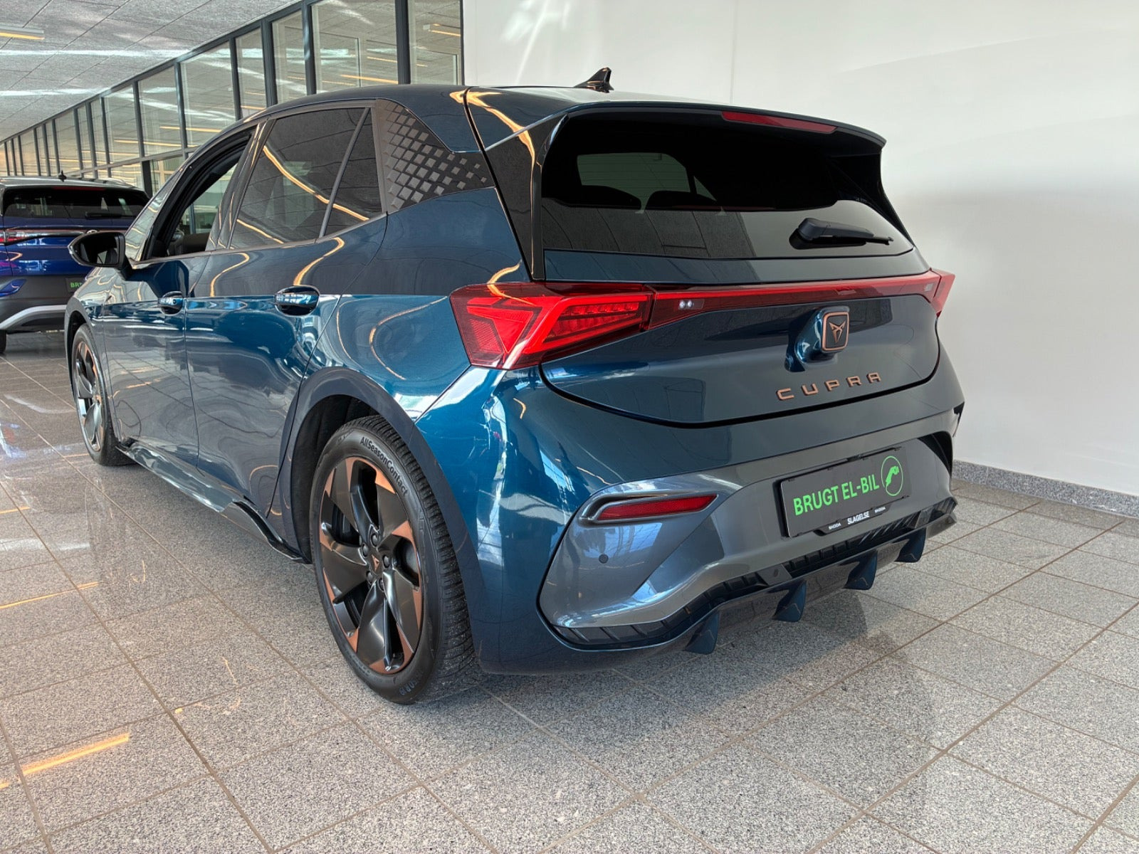 Blå Cupra Born fra 2025