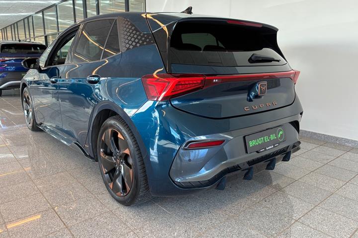 Blå Cupra Born fra 2025