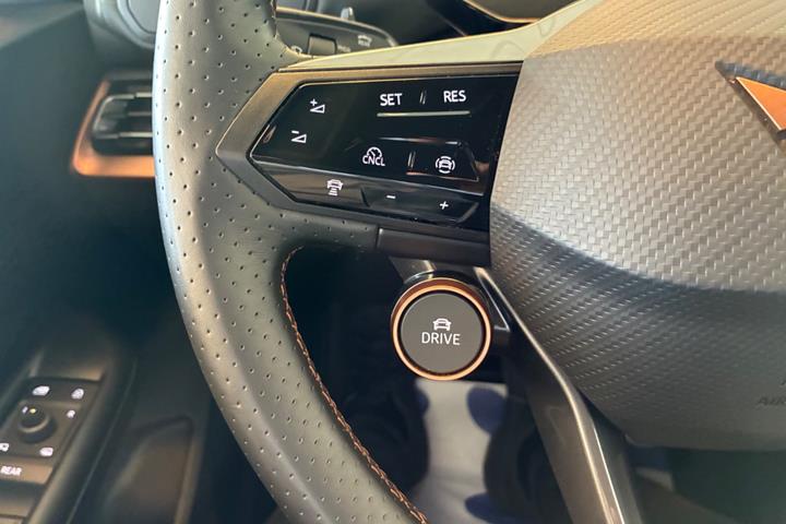 Blå Cupra Born fra 2025