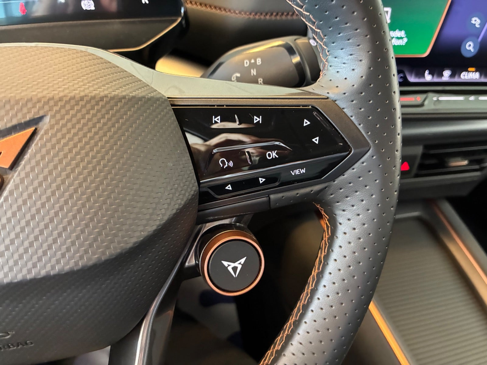 Blå Cupra Born fra 2025